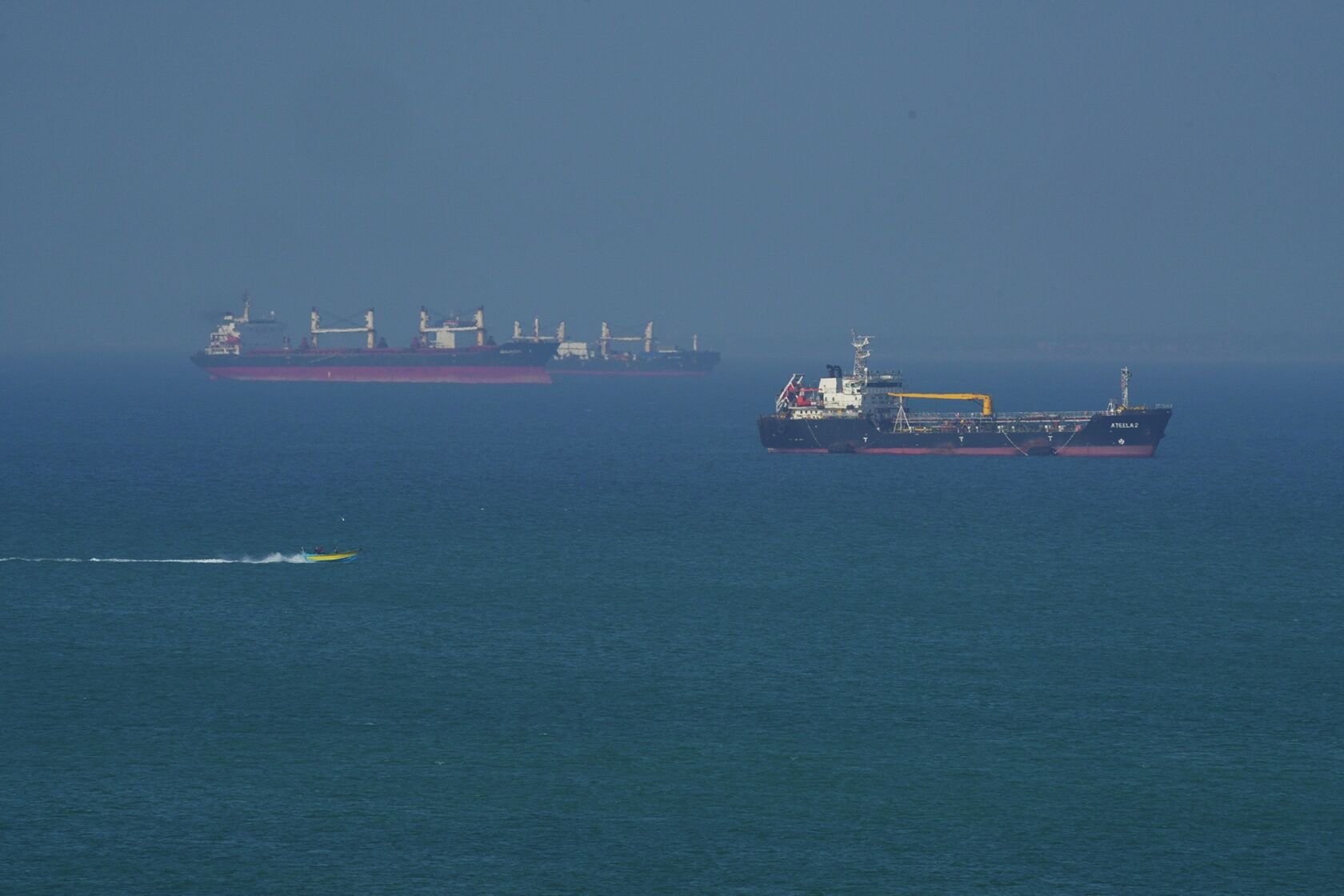 Aramco, Adnoc sneak oil through Hormuz as Iran menaces strait