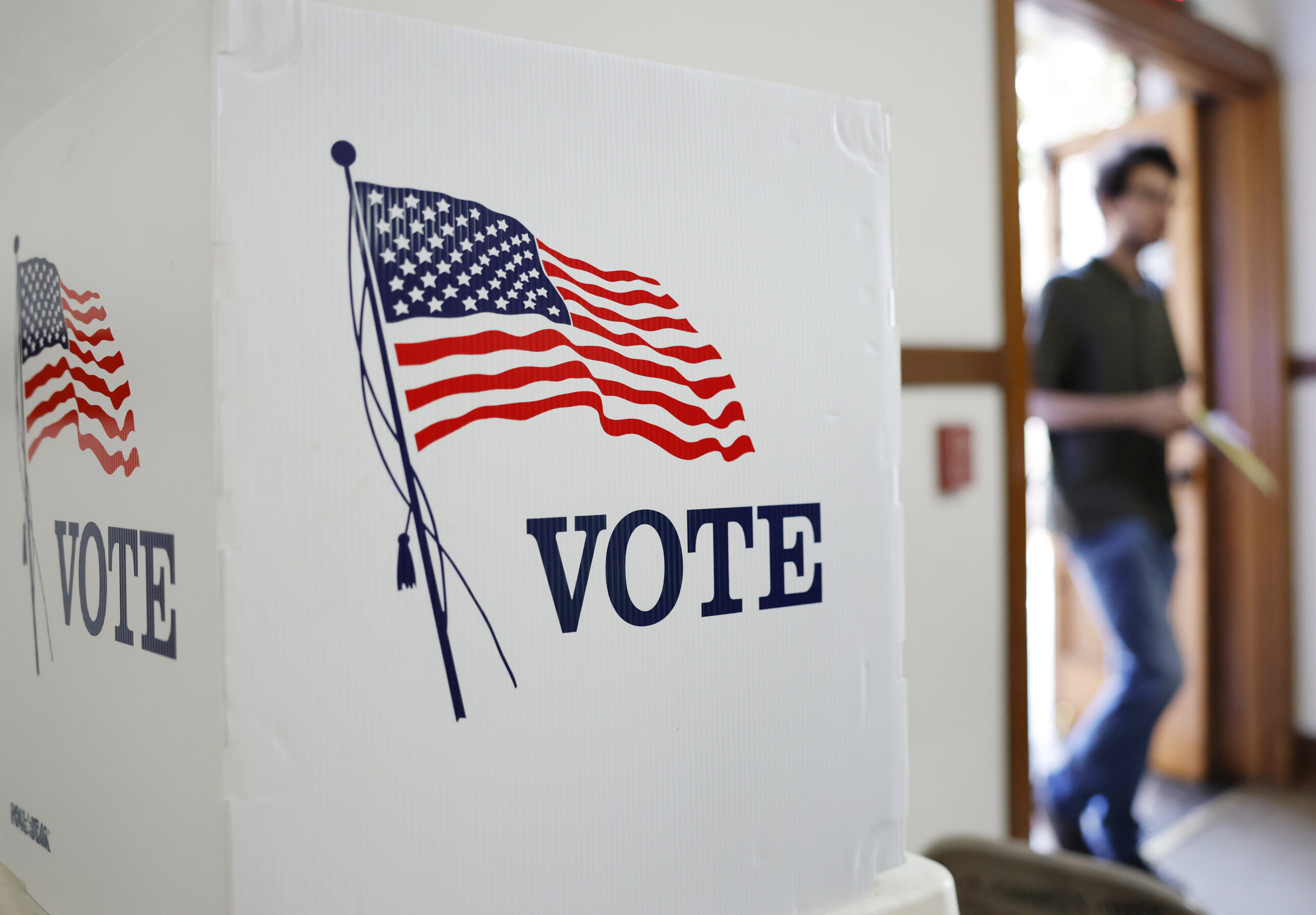 News Analysis: Uncertainty, frustration define messy midterm battles for mayor, governor and Congress