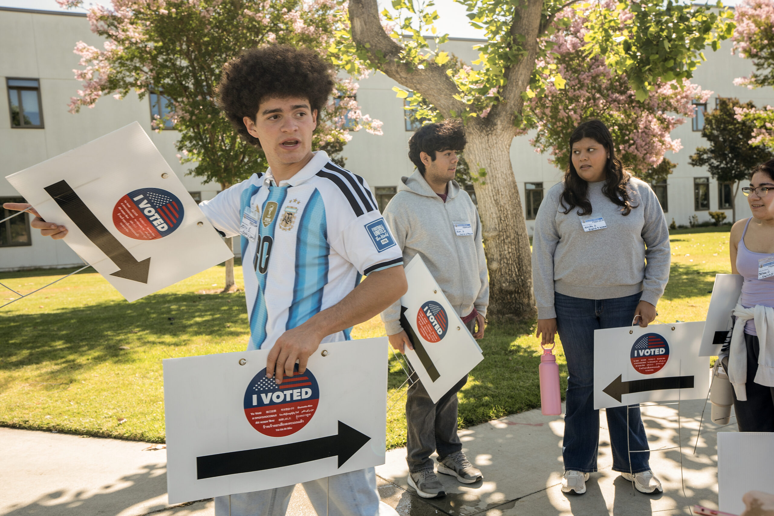 Trying to be ‘strategic,’ California Democrats wait to vote amid fears of governor’s lockout