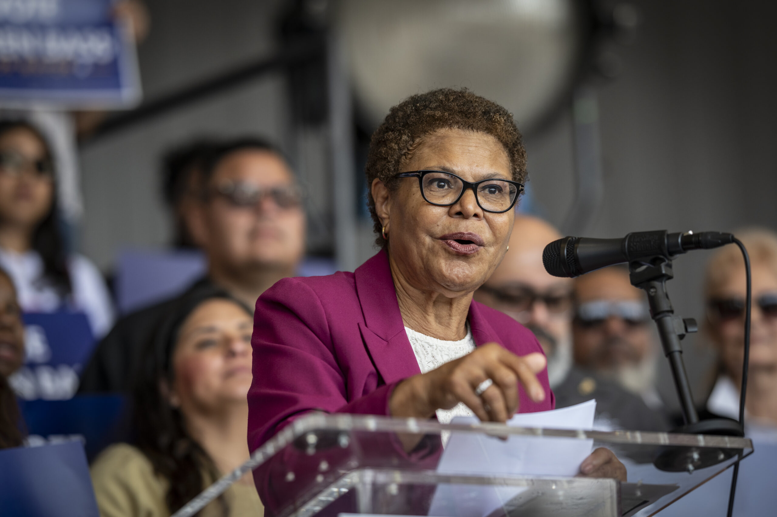 In echoes of Palisades fire, Boyle Heights fire may cost Mayor Bass politically