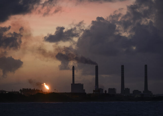 Gas flaring by fossil fuel producers rose in 2025, World Bank says