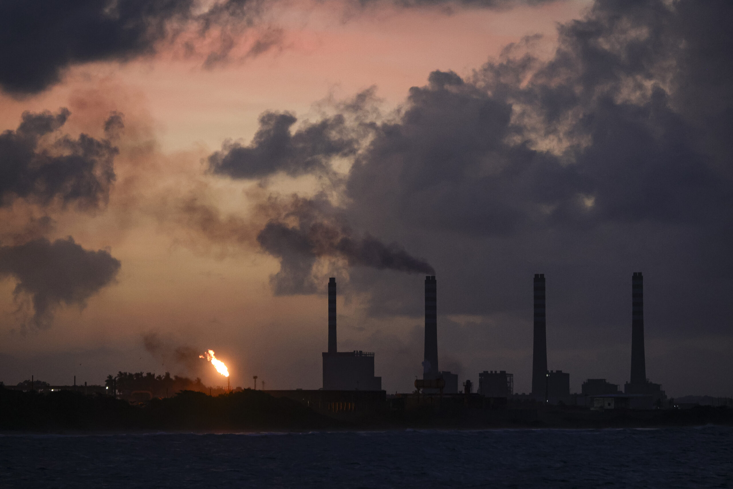 Gas flaring by fossil fuel producers rose in 2025, World Bank says