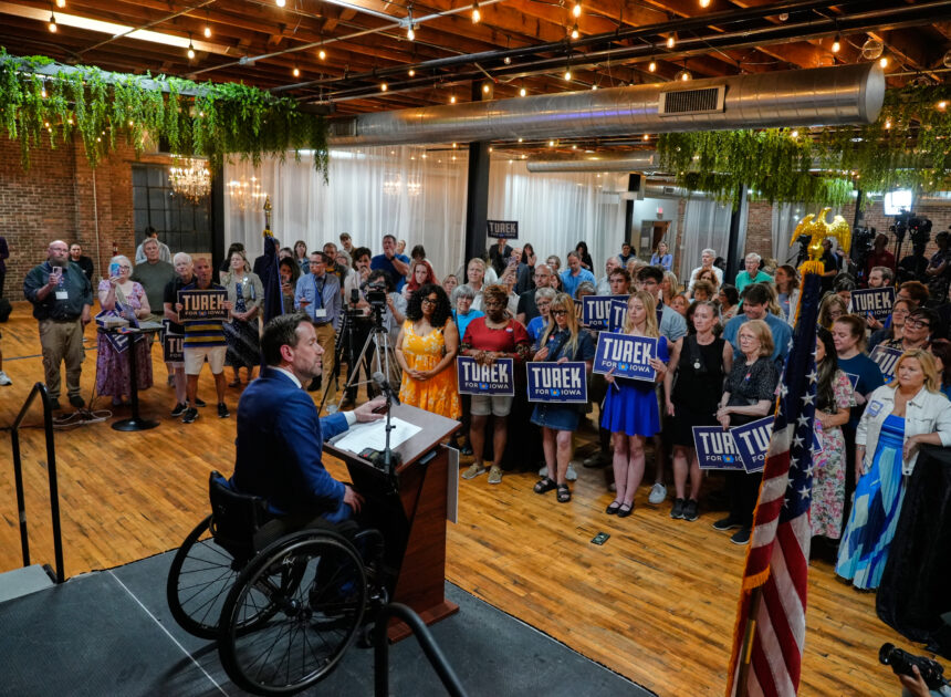 A competitive governor’s race? Not only in California