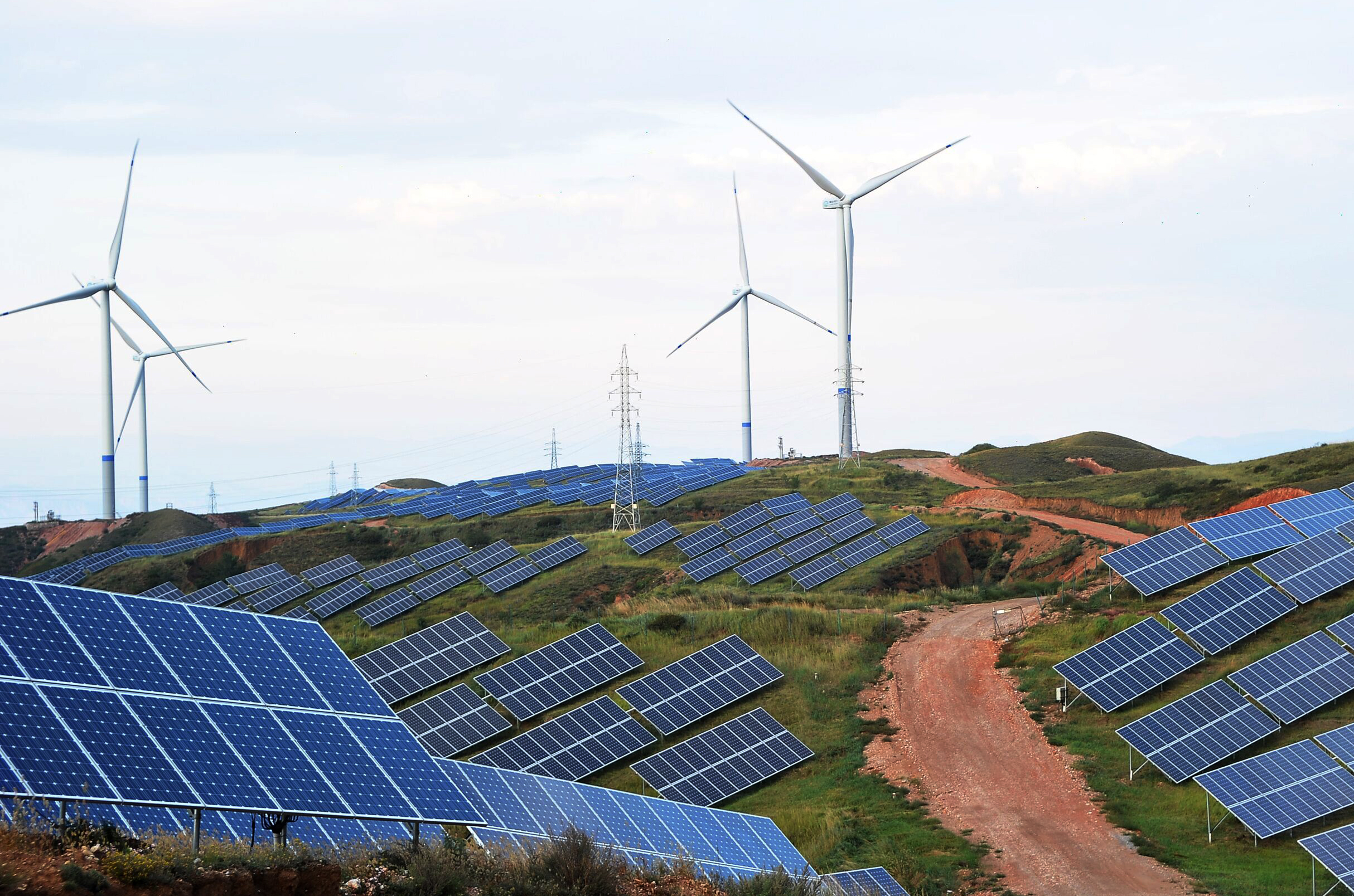 China climate plan pushes renewables in factories, data centers
