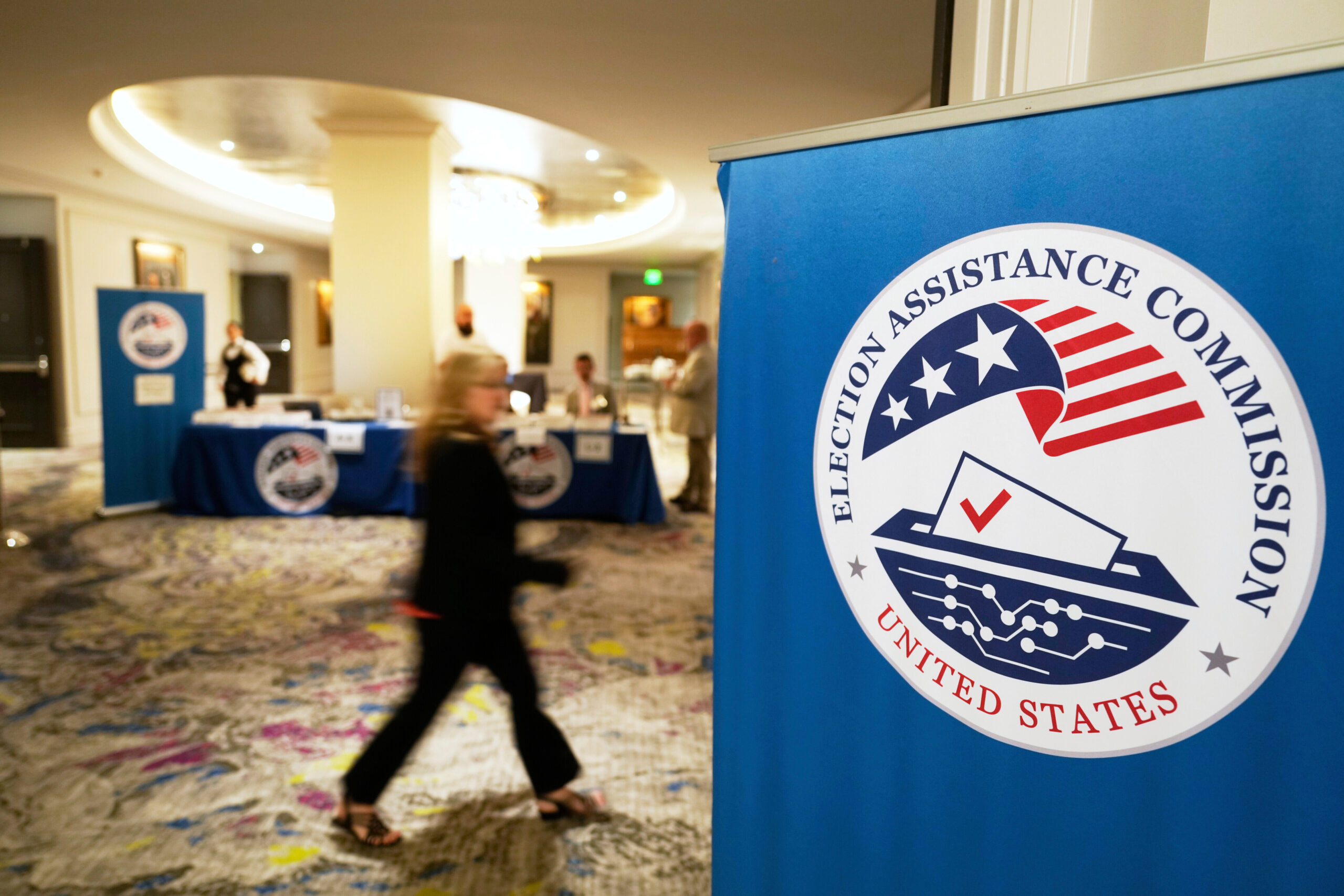 Trump ousts bipartisan commission in latest effort to reshape elections before midterm