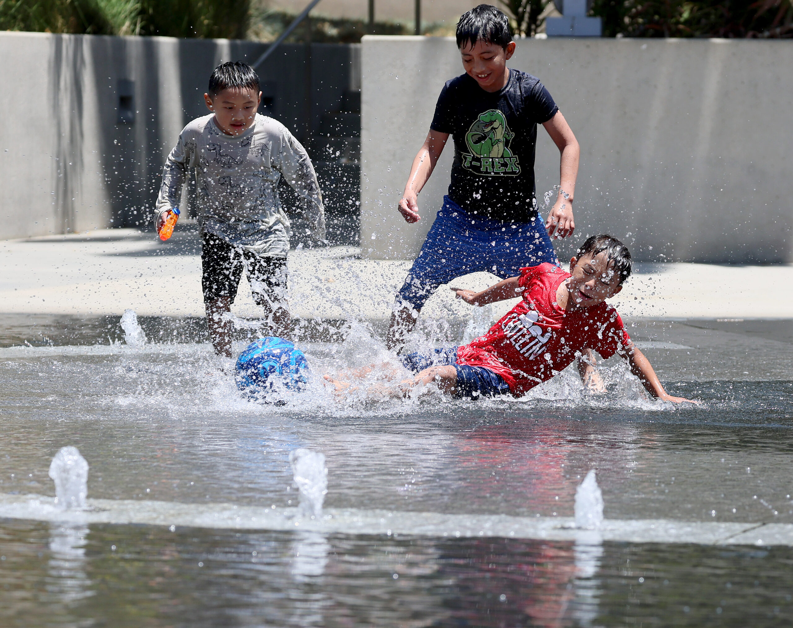 In L.A., playing ball in the streets is illegal. A city council member wants to change that