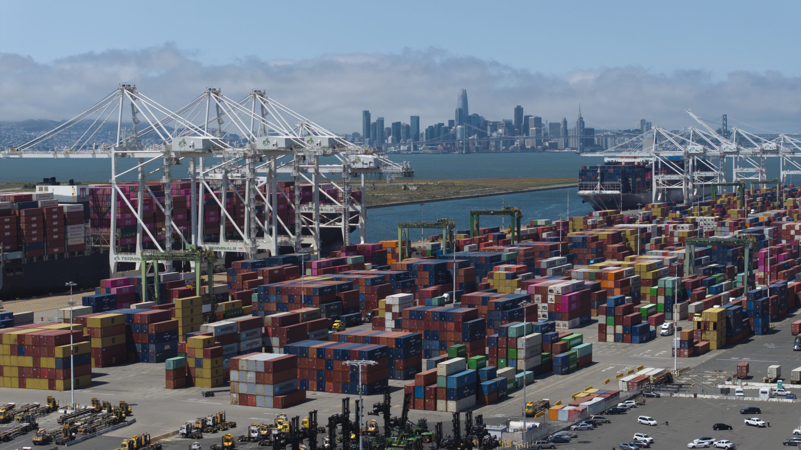 Trump-backed Oakland coal terminal would be far bigger and dirtier than promised, report says