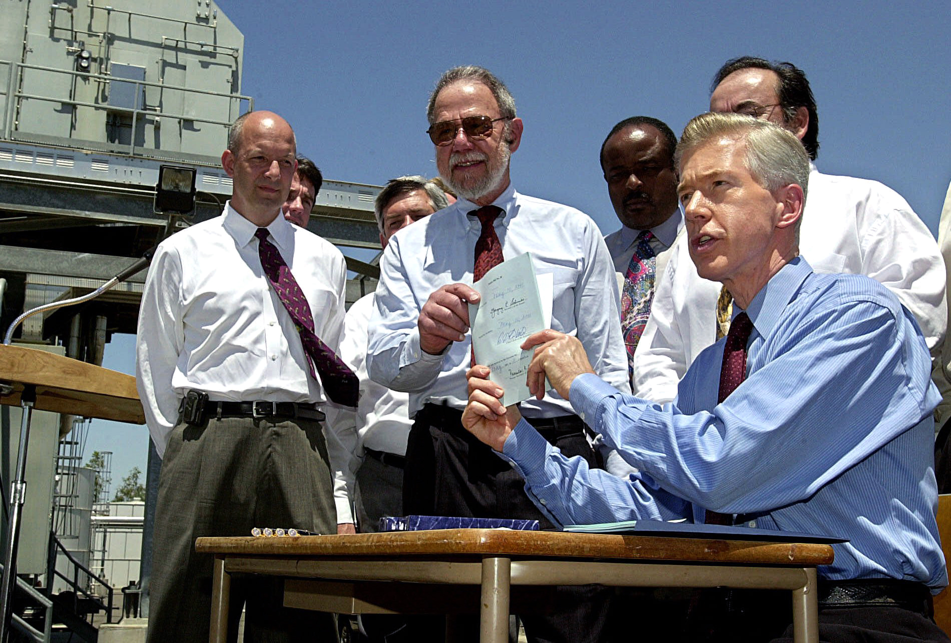 Byron Sher, an uncomfortable politician who left an indelible mark on California’s environment, dies at 98
